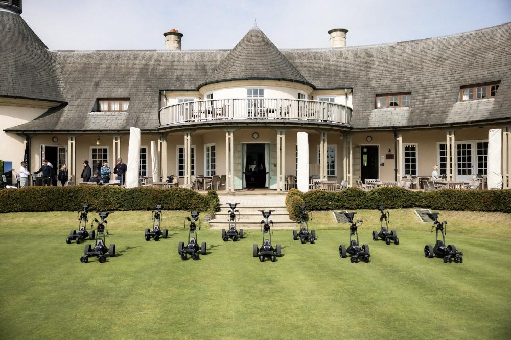 NAVEE GOLF Unveils Smart Golf Ecosystem at Alwoodley Golf Club